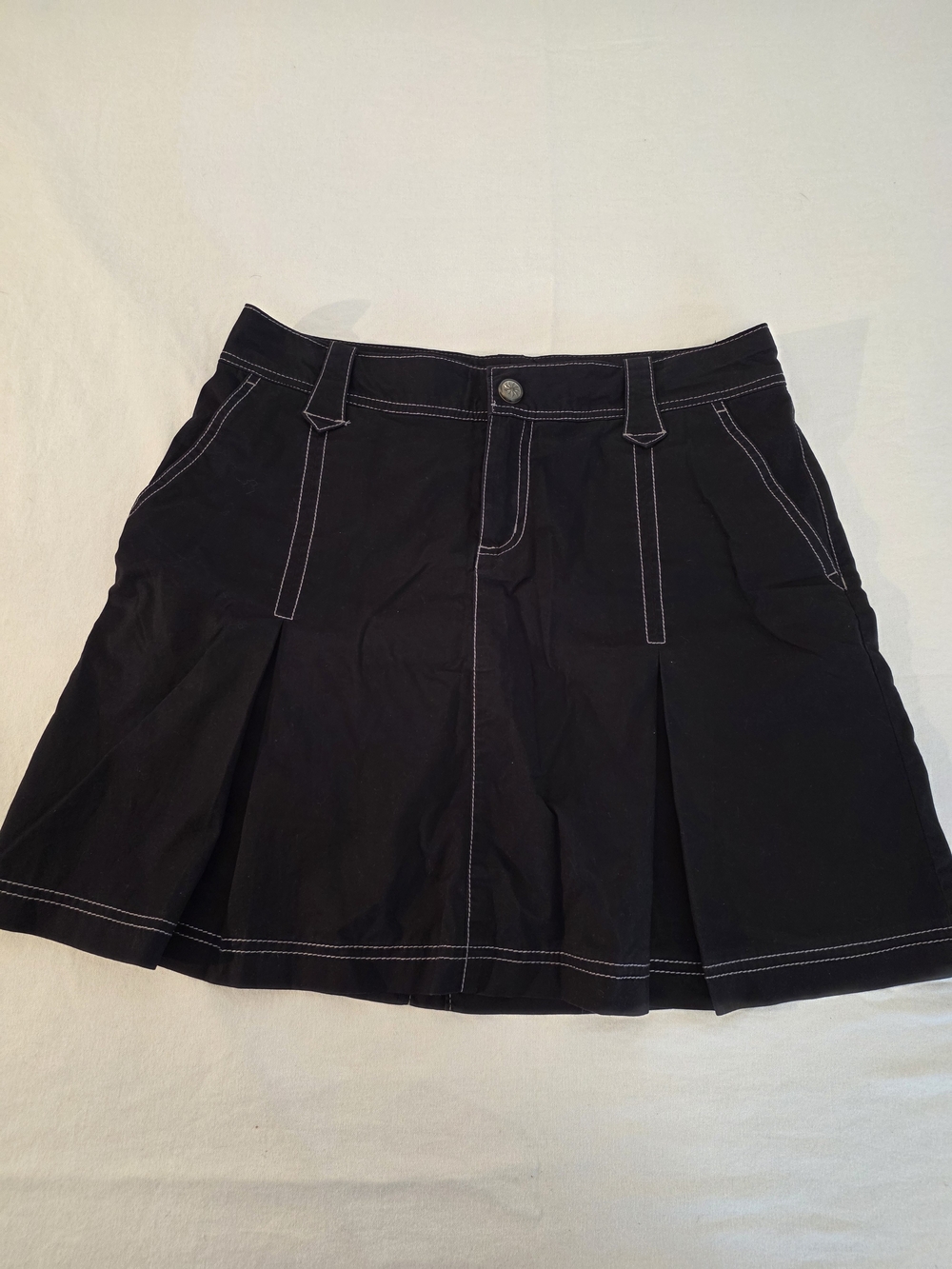 Athleta Black Pleated Mini Skort with Contrast Topstitching